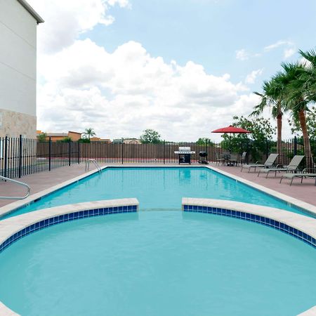 Microtel Inn And Suites Eagle Pass Exterior photo